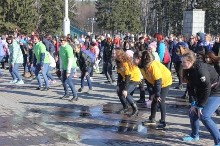Фитнес-флешмоб прошел в Горно-Алтайске