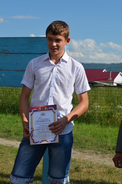 Школьник из Усть-Коксы получил путевку в «Артек» за спортивные успехи