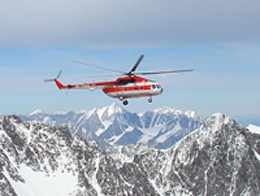 Тела погибших на Алтае альпинистов спустили вертолетом с гор