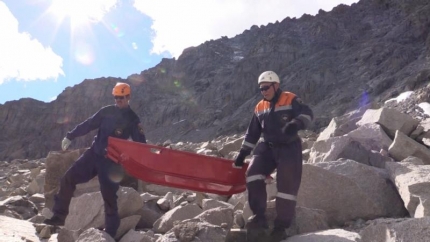 СК проводит проверку по факту гибели туристки при камнепаде на Алтае