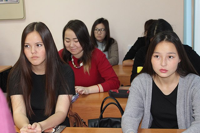 «Фронтовики» отметили День алтайского языка занятием со студентами ГАГУ