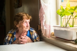 Напавшему на дом престарелых во Франции удалось скрыться