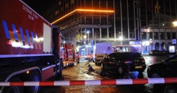 В Льеже при пожаре на подземной парковке оперы пострадали два человека