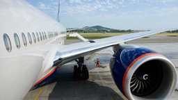 В США пассажирский Boeing вернулся в аэропорт из-за отказа двигателя