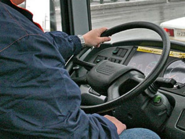 В Теньге сообща отремонтировали школьный автобус