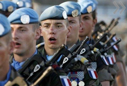 У французских солдат украли винтовки, пока они обедали в "Макдоналдс"