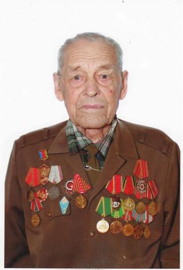 В Горно-Алтайске ветеран Великой Отечественной войны отметил 90-летний юбилей