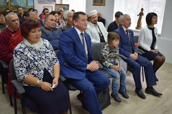 Выставочный зал «Дома дружбы народов» открыли в Горно-Алтайске