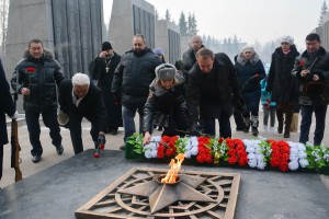 Памятную акцию ко Дню неизвестного солдата провели в Горно-Алтайске