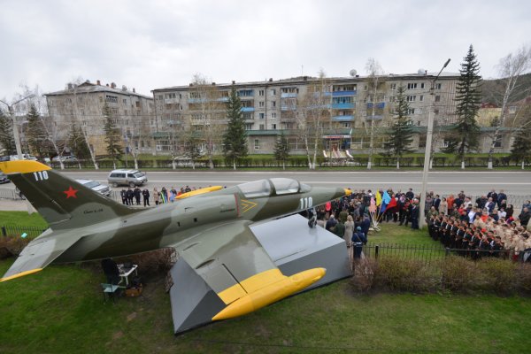 Памятник эвакуированной 2-й Ленинградской спецшколе открыли в Горно-Алтайске