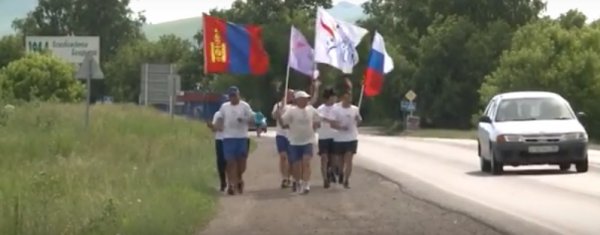 По Республике Алтай пронесли факел Мира