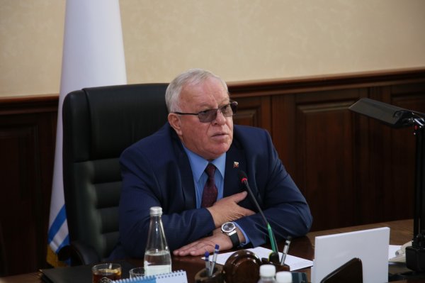 Александр Бердников провел совещание по стабилизации финансового положения предприятия «Фармация»