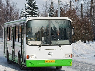 Организацию пассажирских перевозок в зимнее время обсудили в администрации города