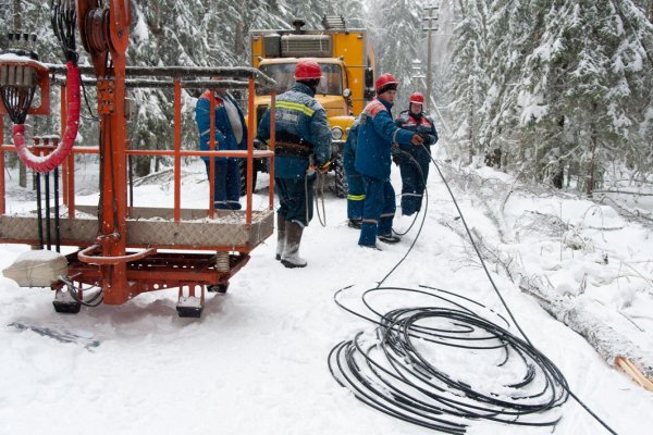 Ведутся работы по восстановлению электроснабжения в Усть-Коксинском районе
