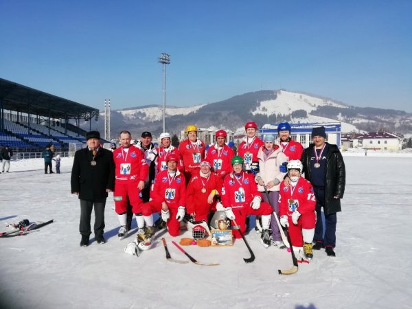 Первенство России по хоккею с мячом среди ветеранов состоялось в Горно-Алтайске