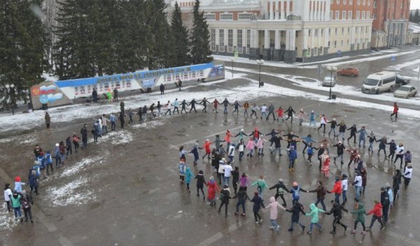 В честь пятилетия "крымской весны" в регионе провели флеш-моб