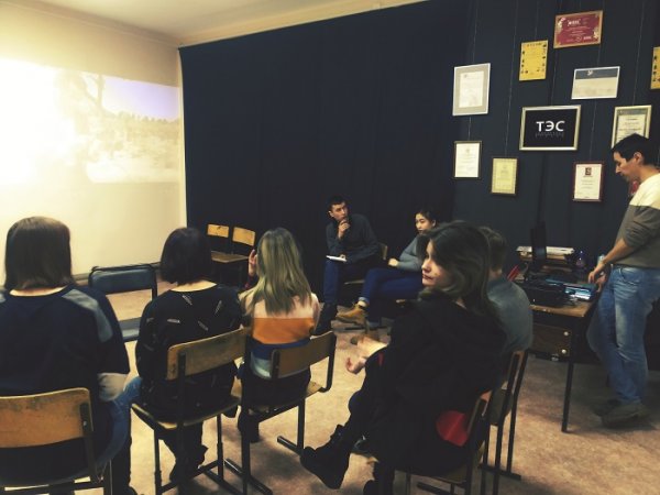 Подростки и молодежь обучаются в творческой мастерской «Киностудия»