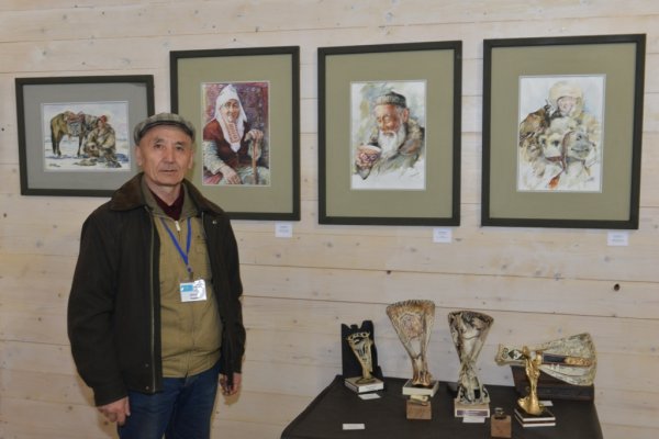 Международная выставка картин открылась в Чемальском районе