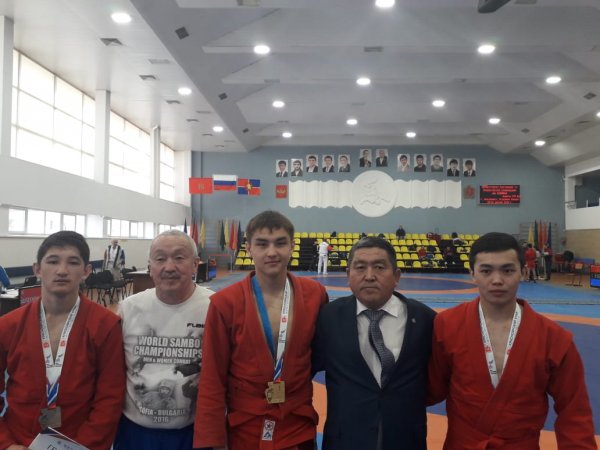 Самбисты Республики Алтай успешно выступили на всероссийском турнире в Красноярске
