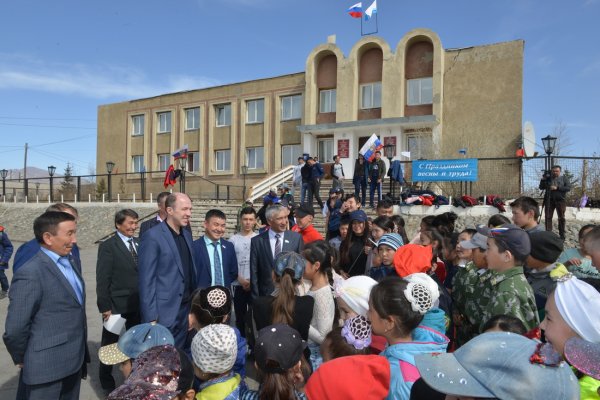 Олег Хорохордин встретился с жителями Кош-Агачского района и посетил ряд соцобъектов