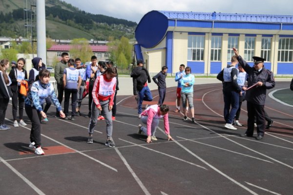 Будущие курсанты учебных заведений МВД России прошли испытания по физической подготовке