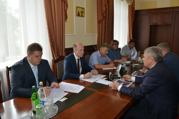 Олег Хорохордин обсудил с главой Россети Сибирь развитие электросетевого комплекса региона