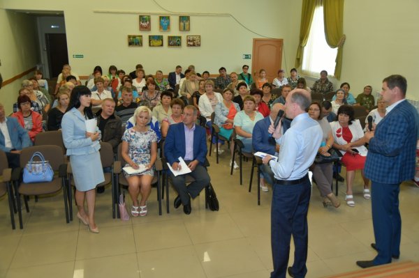 Олег Хорохордин выбрал с жителями приоритеты развития Чемальского района