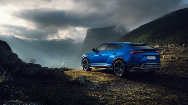 Lamborghini опубликовала рекламу снятую в горах Алтая