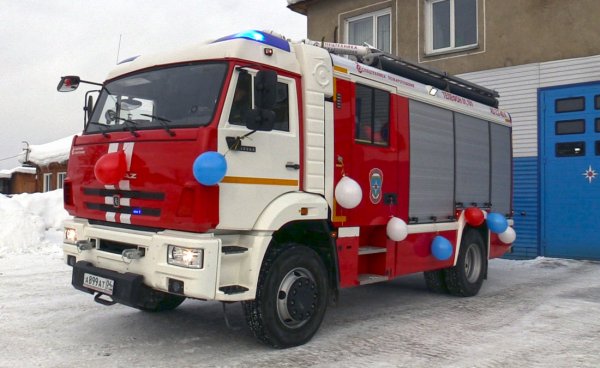Огнеборцы села Турочак получили новый пожарный автомобиль