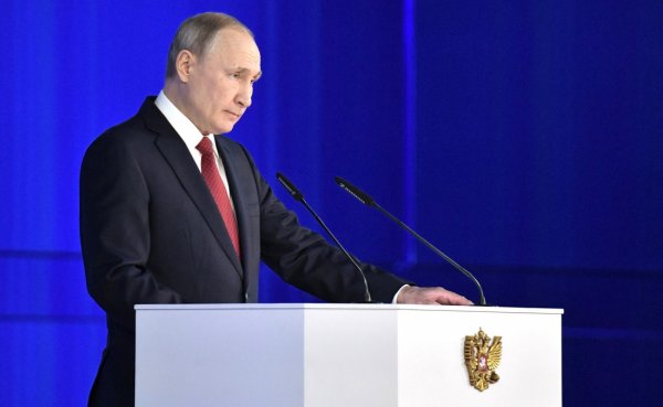 Владимир Путин подписал закон, расширяющий программу материнского капитала