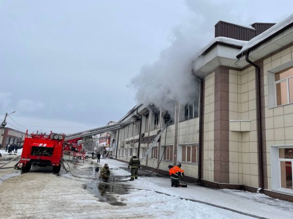 Пожар в ТЦ «Ткацкий»: на место выехал глава республики
