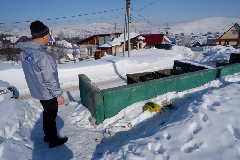 Активисты ОНФ добиваются расчистки подходов к контейнерным площадкам в Горно-Алтайске