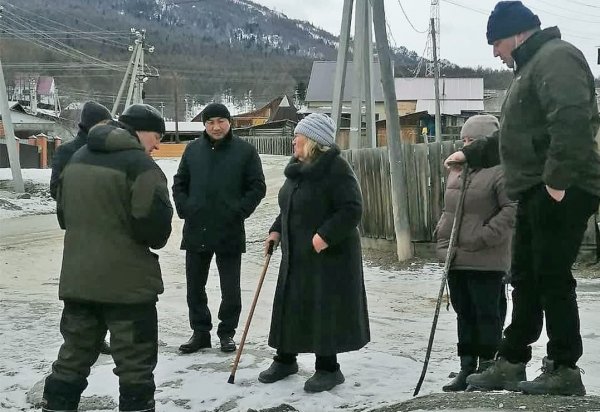 Сотрудники ЦУР приняли участие в решении коммунальной проблемы в Усть-Кане