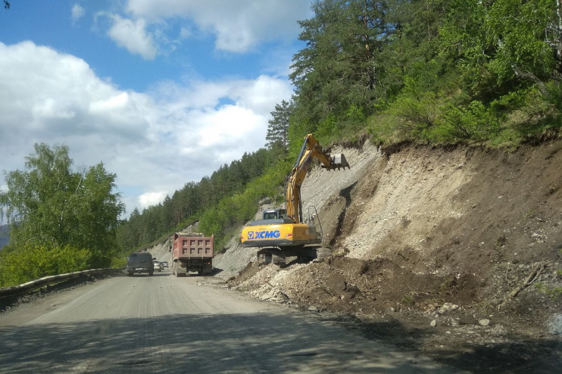 Чемальский тракт ремонтируют в Республике Алтай по нацпроекту