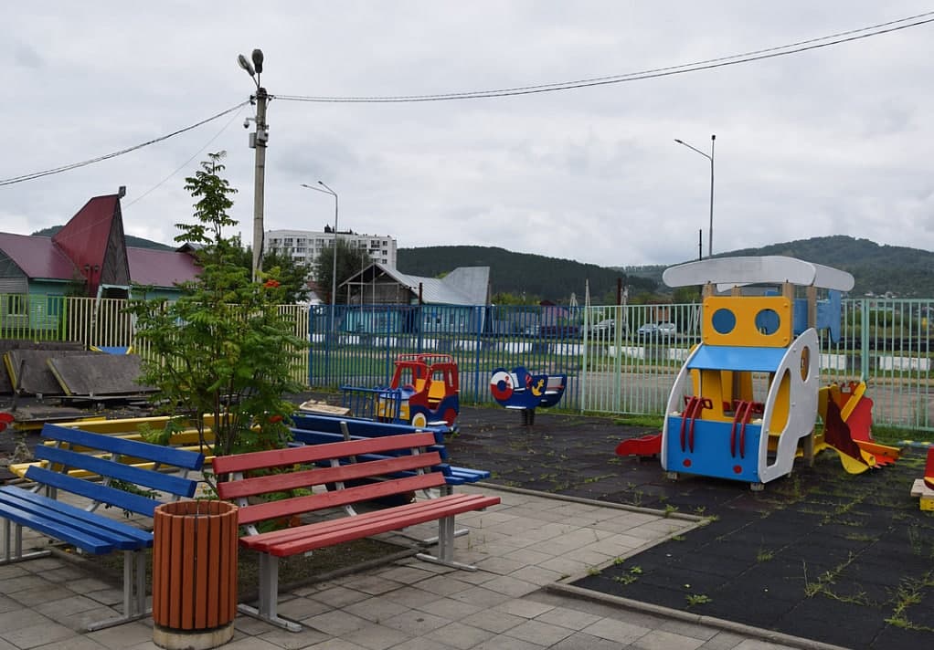 По запросам жителей обновят детскую площадку в городском парке отдыха