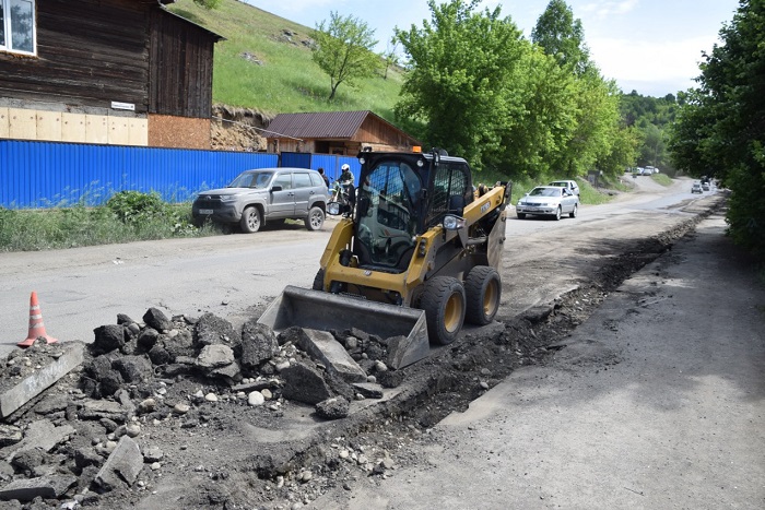 В Горно-Алтайске начались ремонтные работы по улице Социалистической