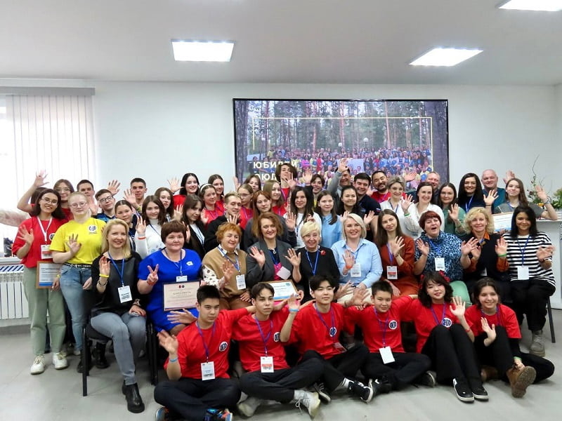 Юные лидеры Республики Алтай встретились в Штабе общественной поддержки