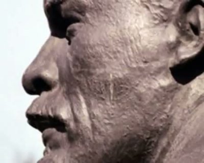 Коммунисты в день рождения Ленина открыли еще один памятник вождю
