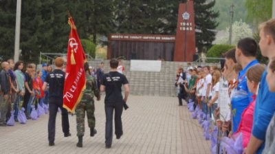 Молодежь Республики Алтай высадила сиреневую аллею в память о Великой Победе