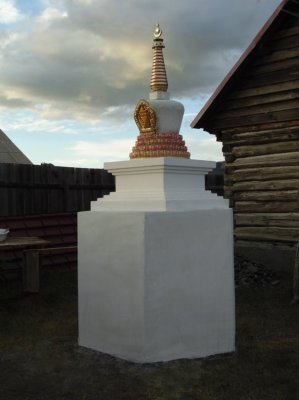 Буддийскую ступу Лотоса открыли в селе Яконур Республики Алтай