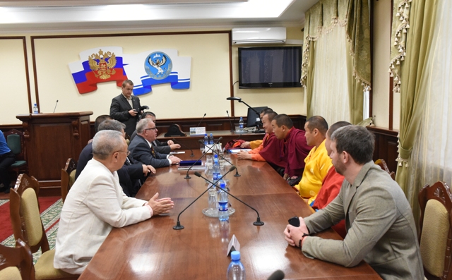 Власти Республики Алтай поддержали строительство буддийского храма в Майме