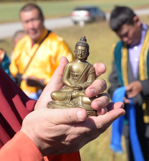На Алтае найдена старинная буддийская статуэтка