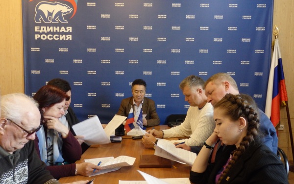 Для участия в предварительном голосовании «Единой России» зарегистрировались еще четыре кандидата