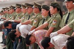 В Китае казнили фермера, убившего гвоздеметом местного чиновника