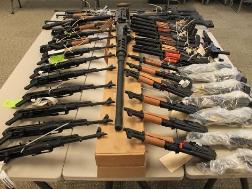 В Литве чиновники незаконно продали подаренные США винтовки