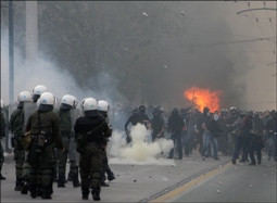 В Афинах начались массовые беспорядки из-за визита Барака Обамы