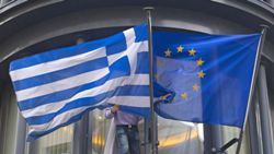 Еврогруппа согласовала меры по снижению долгового бремени Греции