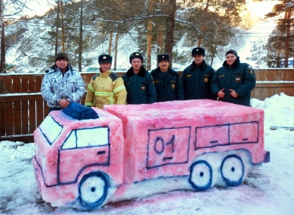Конкурс ледяных фигур на пожарно-спасательную тематику прошло на Алтае