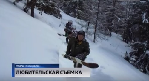 ВИДЕО: Инспекторы Алтайского заповедника проложили снегоходный маршрут до кордона Чодро