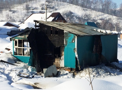 За прошедшие сутки в Республике Алтай произошло два бытовых пожара из-за замыкания электропроводки